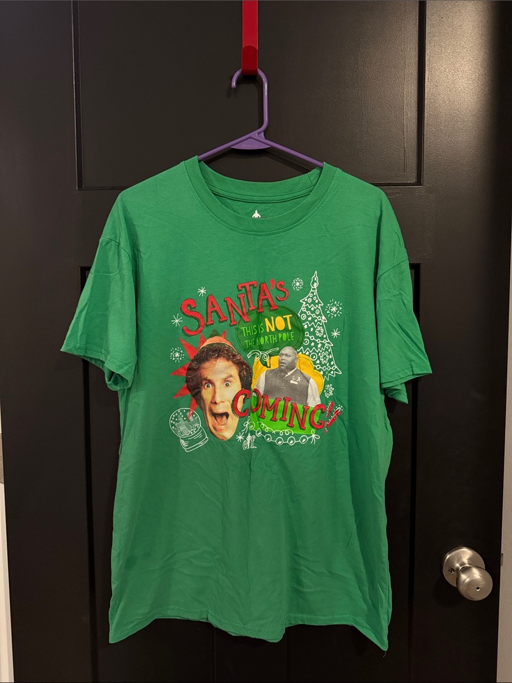 Green Holiday Graphic Tee - 'Santa's Coming'
